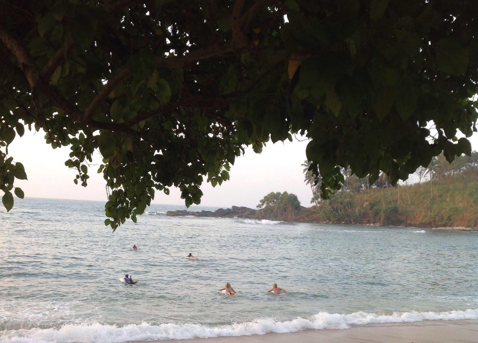 Aga Surf View 3* Tangalle